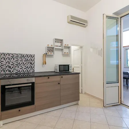 Apartment - 21 Steps To Everywhere In *