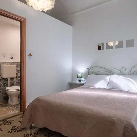 Apartment - 21 Steps To Everywhere In